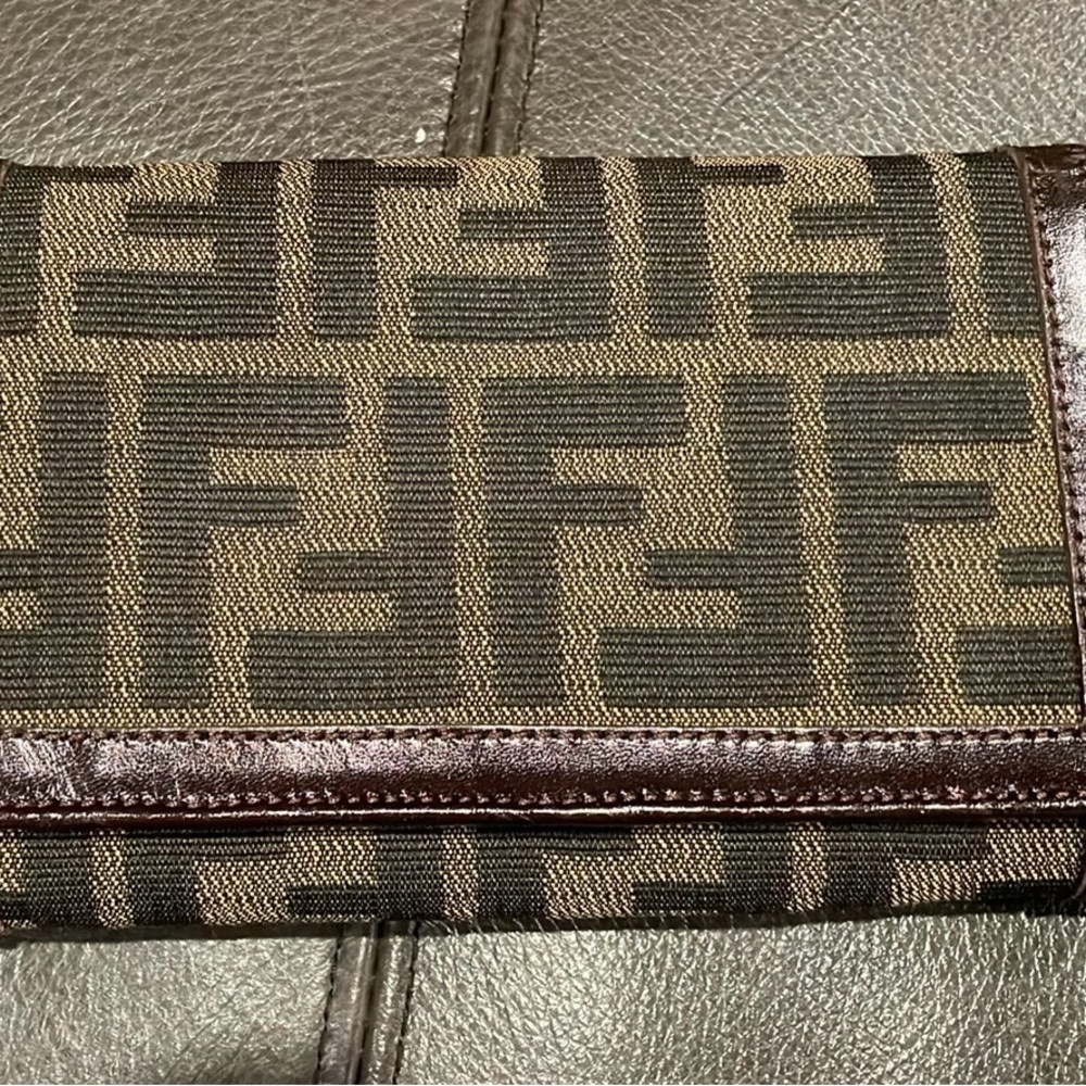 Classic Fendi Zucca Small Women’s Wallet in Used Like New Condition
